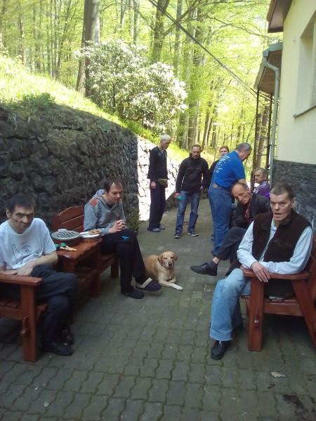 16 Buřty na P3 1.6.2017 se na P3 grilovalo. Děvčata ze ZVNČ vše zařídili a už se peklo.
