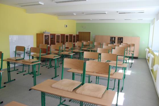 nábytku, instalace výpočetní a projekční techniky kompletní