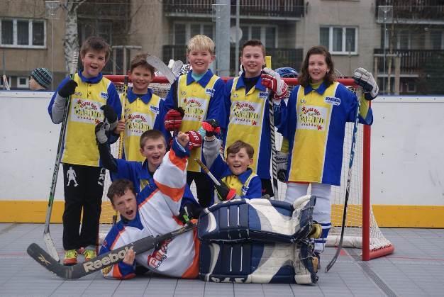 místo Okresní kolo OVOV Prachatice 27. 4. 2017 družstvo 7. místo Krajské kolo stolní tenis J. Hradec 4. 5. 2017 st. žáci 3. místo Okresní kolo kopaná McDonalds Cup Prachatice 3. 5. 2017 1.