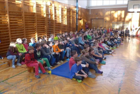 2016 Česko zpívá koledy - pěvecký sbor starších žáků ZŠ Vimperk se