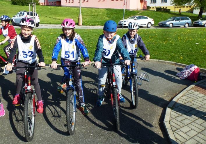 4. 5. 2017 Dopravní soutěž mladých cyklistů Za naši školu soutěžilo družstvo mladších žáků (kategorie 10 až 12 let) ve složení Nela Nová, Beáta Narovcová, Miroslav Hovorka a David Novotný.
