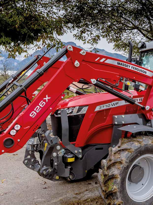 16 www.masseyferguson.com Vylepšená výkonnost čelního nakladače Pěstitelé mohou lépe využít své traktory a prodloužit svou sezónu díky NOVÉMU volitelnému přednímu závěsu a čelního nakladače.