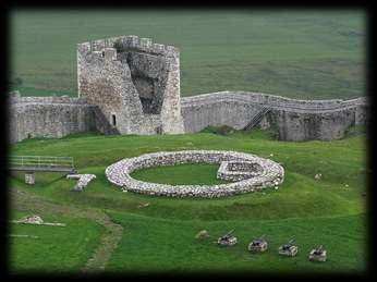 Spišský hrad Hradná zrúcanina Spišský hrad je hradná zrúcanina zaberajúca vrchol travertínovej kopy Spišský hradný vrch,