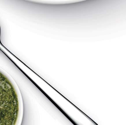 na ozdobu Sůl a čerstvě mletý pepř na dochucení Salsa verde na podávání 1. Horkovzdušnou troubu předehřejte na 200 C (180 C s horkovzduchem) / plynovou troubu na 6.