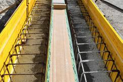 12 13 betónový základ podľa statického výpočtu pracovná škára betónová vozovka dilatačná škára zmrašťovacie škáry priečne na žľab po a