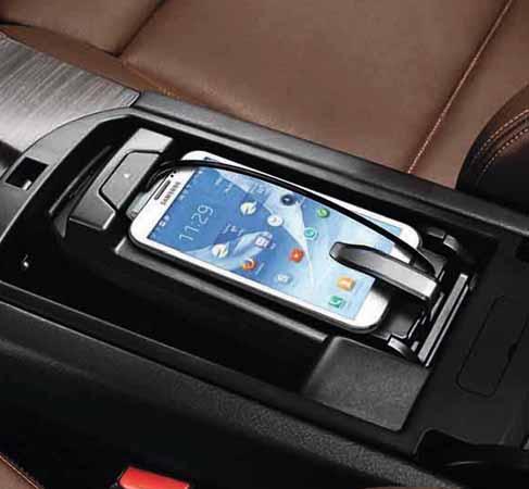 Díky integrované baterii lze hotspot využívat i mimo vůz, po dobu až 30 minut (nebo bez omezení v případě jeho připojení do zásuvky).