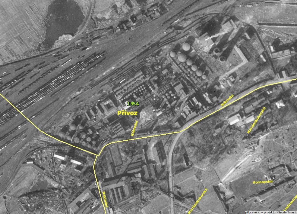 Rafinerie OSTRAMO na leteckém snímku z 50.
