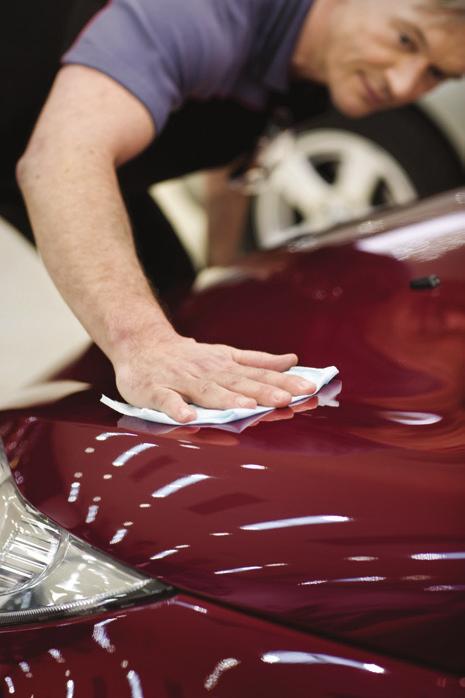 Myje karoserie, motory a další části aut. Je šetrný ke všem typům laků na karosériích, nesmývá potisky, nezpůsobuje korozi.