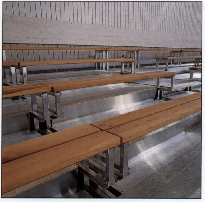Provedení Elementy jsou standardně vyráběny v systémových šířkách tribuny - 1500 a 2000 mm - schody - 1000 a 1500 mm Ve