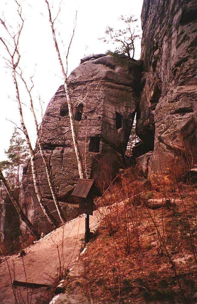 UNDERLYING ROCKS Drábské světničky, Czech Republic