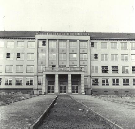 Záhy ho ale v této funkci vystřídala instituce národní podnik Stavoprojekt Praha (později několikrát přejmenovaný).