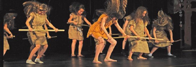 V letošním školním roce ho navštěvuje 38 žáků, a to v přípravných tanečních výchovách a v ročnících prvního i druhého stupně.