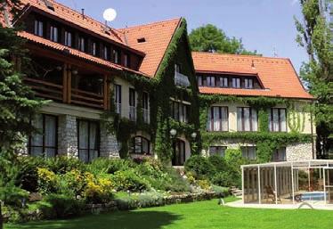Villa byla postavena podle návrhu meziválečného architekta Vladimíra Grégra pro pana Miloše Havla (strýce bývalého prezidenta české republiky Václava Havla).