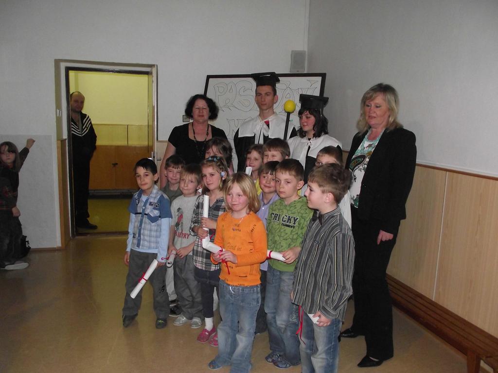 Pasování na čtenáře březen 2011 Při příležitosti Dne učitelů se ve