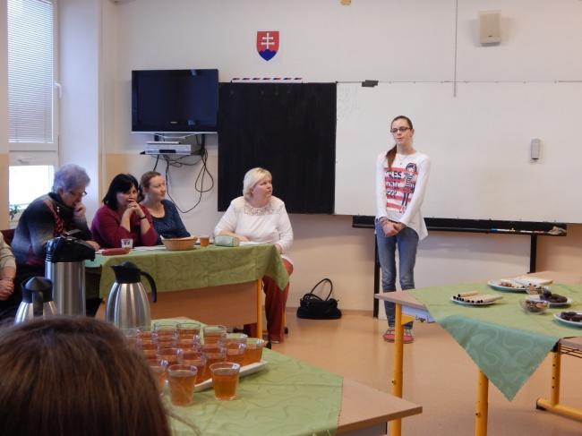 Chodili sme veľa do divadla a chodili sme do špeciálneho parku, kde boli rôzne atrakcie, laná a preliezačky. O koľkej sa vám začínalo vyučovanie?