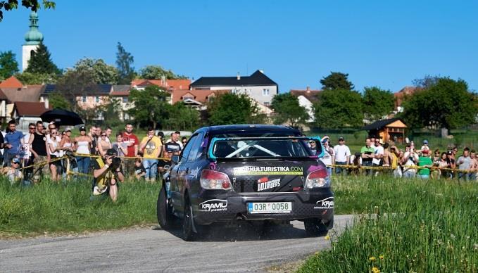 obci. Bylo to příjemné oživení celých závodů, objevila se nová místa, která byla