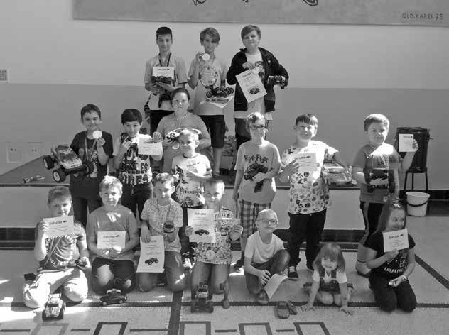 Zpravodaj obcí Mikroregionu Černilovsko 3 2018 15 Závody autíček Ve středu 23.5.2018 se konaly již tradiční závody autíček na dálkové ovládání.