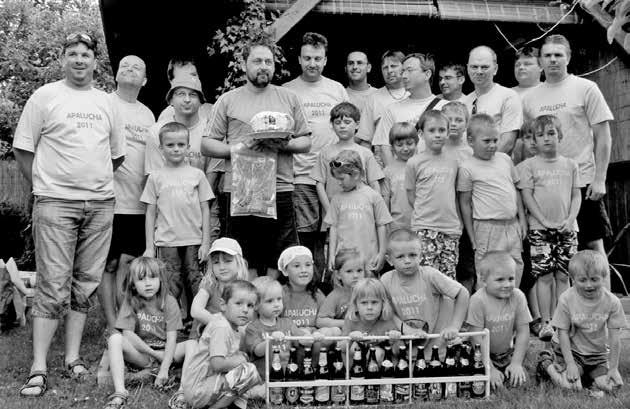 22 Co se událo... Co bylo a co bude Tak jenom v krátkosti. Dobrovolní hasiči ve Skaličce dne 30. dubna uspořádali Pálení čarodějnic na kopci nad Skaličkou.