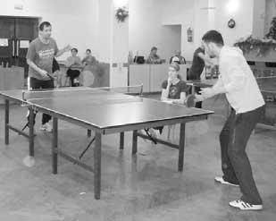 SPORT V OBCI ZAâALA JARNÍ SEZONA FOTBALOV CH ZÁPASÒ. (rozpis pfiedkládáme na jiném místû tohoto vydání zpravodaje). Pro Ïáãky opût byla zaji tûna ze strany obce doprava.