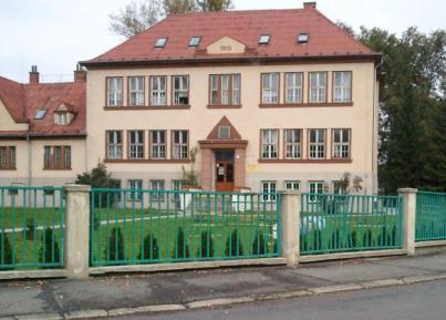 Tabulka 11 Počet zaměstnanců Vedoucí střediska 1 Sociální pracovník 2 Pracovník v sociálních službách 4 Hospodář 0,2 Krátkodobé cíle roku 2017 Podpora rozvoje