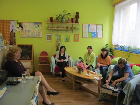 VÝROČNÍ ZPRÁVA 2014 Projekt SPOLU A AKTIVNĚ podrobněji Program APOLLO - Zdravá a funkční rodina Dlouhodobé kurzy Ve spolupráci s Dobrovolnickým centrem Ústí n.