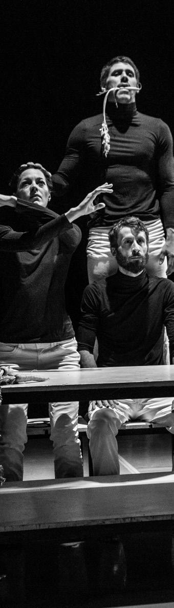 PEKLO DANTOVSKÉ VARIACE INFERNO VARIATIONS ON DANTE 420PEOPLE & NEBESKÝ TRMÍKOVÁ PRACHAŘ 27.2. 20.00 EXPERIMENTÁLNÍ PROSTOR NOD 60 MIN Foto / Photo: Fabiana Mertová Peklo není místo, je to stav duše.
