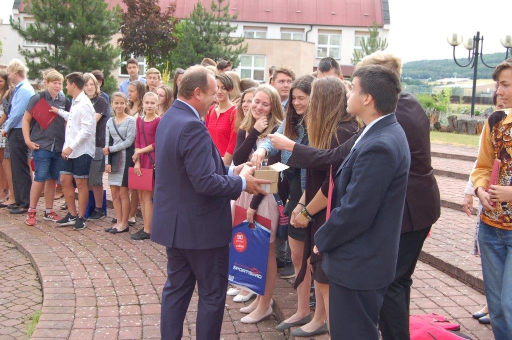 udělování Školního poháru za sportovní
