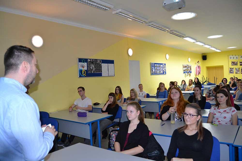 Říjen 24. října 2016 jsme ve třídách prvního ročníku uspořádali besedy terapeutického centra Renarkon na téma Sexualita.