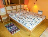 patro (apartmán): ložnice 20 m 2 1x manželské lůžko, obytná místnost 20 m 2 1x přistýlka - rozkládací gauč (kuchyňský kout, jídelní kout, balkón), samostatné WC, koupelna (WC, vana, umyvadlo). El.