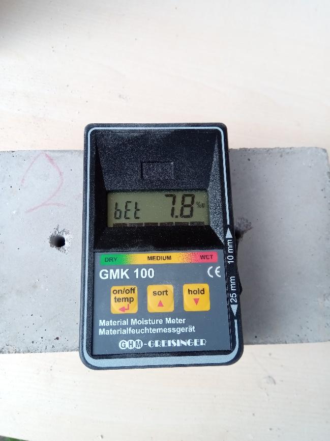 8,0 7,0 BETONOVÝ POTĚR B20 WEBER Hmotnostní vlhkost % 6,0 5,0 4,0 3,0 2,0 1,0 0,0 9 Číslo vzorku Gravimetrická metoda Greisinger GMH 3831 - charkteristika b5 Greisinger GMH 3831 - charkteristika b6