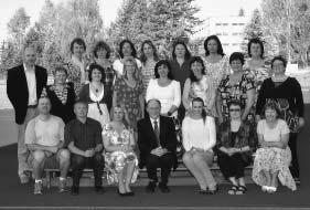 Seznamy tříd 2012-2013 Učitelský sbor 1. řada zleva: Mgr. Stanislav Pergl, Mgr. Petr Kopřiva, Mgr. Ludmila Moličová, Mgr. Jindřich Dráb, Bc. Ludmila Jeníková, ing. Blanka Kyselová, Mgr.