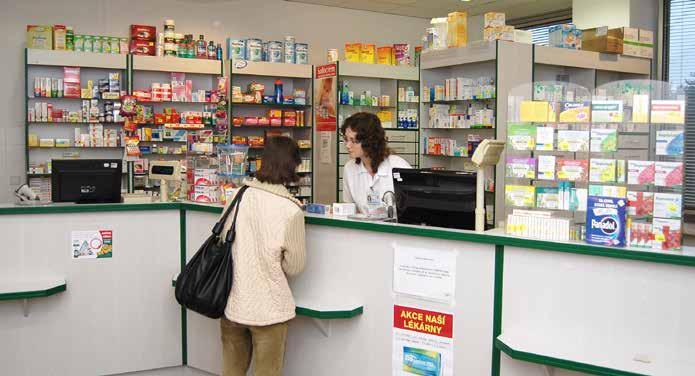 služby v areálu nemocnice přehled medicínských útvarů PMDV Drogerie Noviny, časopisy, tabák Knihy, časopisy Kadeřnictví Květiny, drobné dárky Optika JOY optic Pokladna Nemocniční kaple Bankomat KB