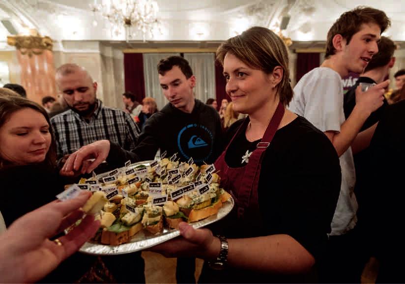 Zakázkou objednanou u Bílé vrány podpoříte zaměstnávání mentálně postižených osob. Webové stránky - http://kavarnabilavrana.cz. Deli Life - cateringové služby od soukromých akcí až po konference.
