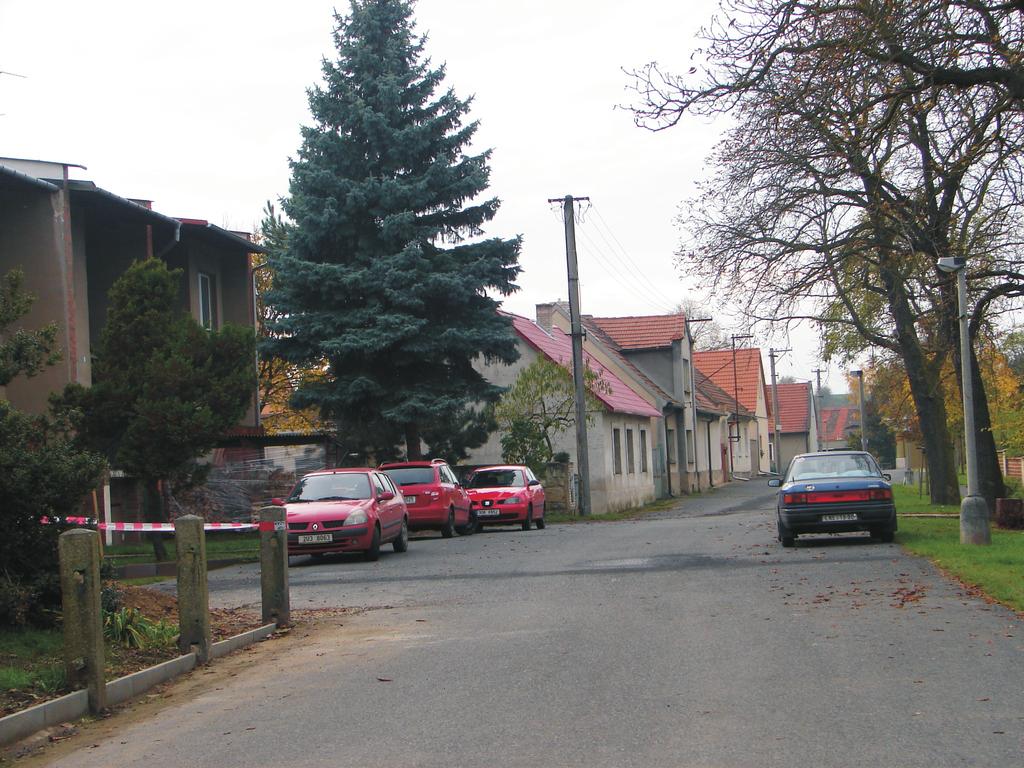 Dnes vám nabízíme pohled na budovu bývalé nìmecké školy, která po zrušení školy sloužila do poèátku sedmdesátých let minulého století jako kulturní dùm.