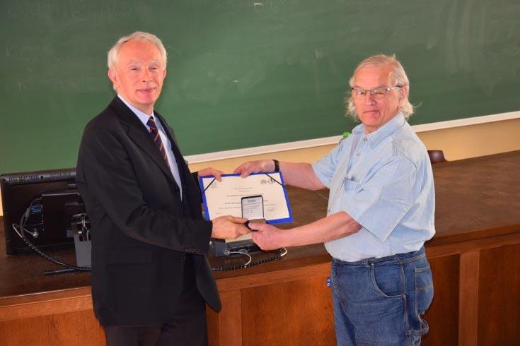 Ze života chemických společností Medaile České společnosti chemické byla udělena prof.