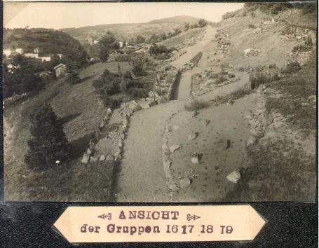 LOKALITA 4 Nacházíme se na území alpina, které bylo nejvíce fotografované a kde rostly ty nejvzácnější rostliny.