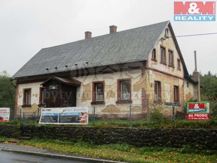 6) Rodinný dům Nabídková cena: 1 060 000 Kč Lokalita: Chřibská, okres Děčín Popis: Rodinný dům 4+1 o zastavěné ploše 130 m²