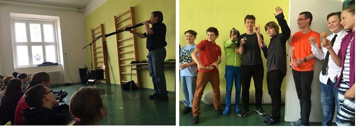 pracoval s publikem, ptal se nás na různé věci, nechal nás dupat a tleskat do rytmu, vyžádal si i čínského asistenta, což byl žák s čínským kloboukem, co ho doprovázel při jedné skladbě.