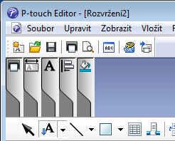 Jak používat program P-touch Editor Pomocí funkce [Nastaví barvu textu pro vybraný text] upravte barvu textu.