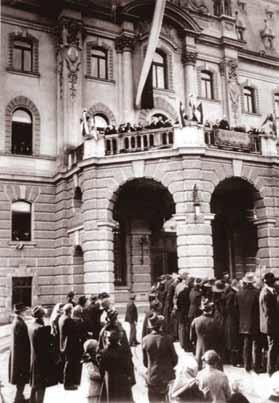 I přes mimořádně viditelnou roli při zakládaní Univerzity v Lublani a touze po služebním poměru v Lublani se roku 1920 vrátil do Prahy a pokračoval v akademické kariéře na Karlově univerzitě.