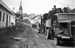 13 14 Chrudichromy Bačov Poblíž obce Chrudichromy, v místech křížení dálnice se silnicí Boskovice Letovice, byl na jaře 1939 vybudován velký stavební dvůr firmy Carl Rose z Berlína.
