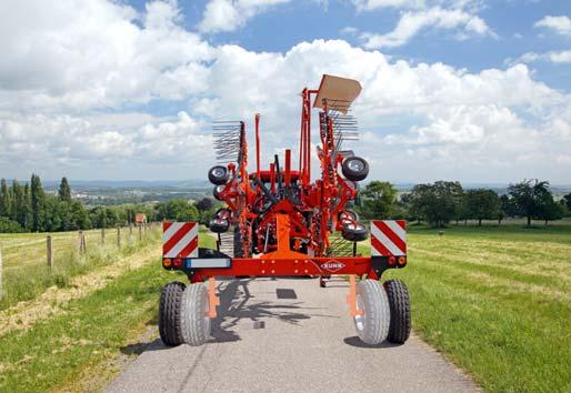 KOMFORT DVĚ MOŽNOSTI CELKOVÉ ŠÍŘKY Kola transportního podvozku lze nastavit do dvou poloh.