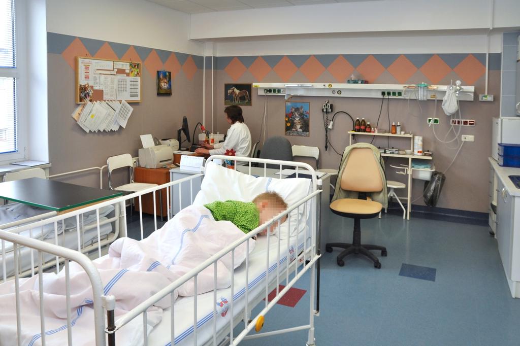 SOCIÁLNÍ SLUŽBY Poskytují pracovnice Sociálně-zdravotního oddělení, které vám poradí s řešením tíživé rodinné či sociální situace.