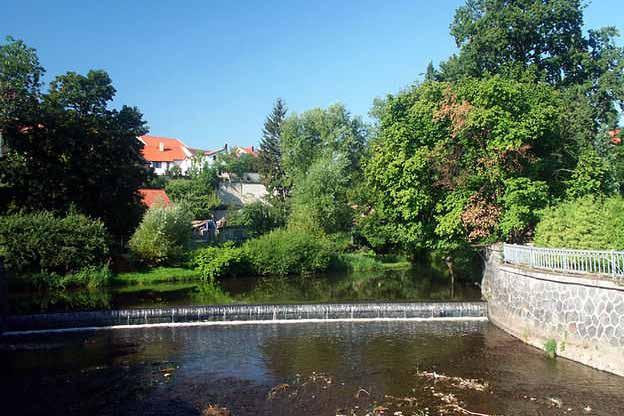 ČÁST Chrudimka park na Školním náměstí Michalský