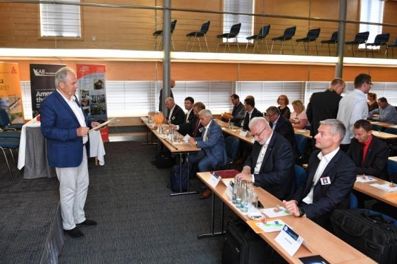 Regionální klub Morava Konference Řídím svůj HR svět v číslech Pozvánka ZDE Konference Integrované zemědělství a produkce potravin Pozvánka zde 9. října 12.