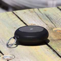 batéria: 3,7 V, 4400 mah rozmery: 205 128 64 mm hmotnosť: 0,97 kg EAN 8592131176171 BTS S1 Black Přenosný Bluetooth reproduktor CZ Bluetooth 4.