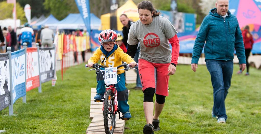 PROGRAM BIKE ACADEMY V rámci celého dne, probíhá výuka jízdy na kole pod vedením zkušených lektorů.