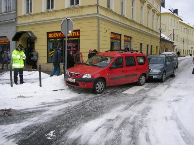 14) Zajímavosti ze Šternberských stínů 2010 * Městská policie pravidelně informovala občany o dění ve městě a o své činnosti prostřednictvím Šternberských listů v rubrice Šternberské stíny a také v