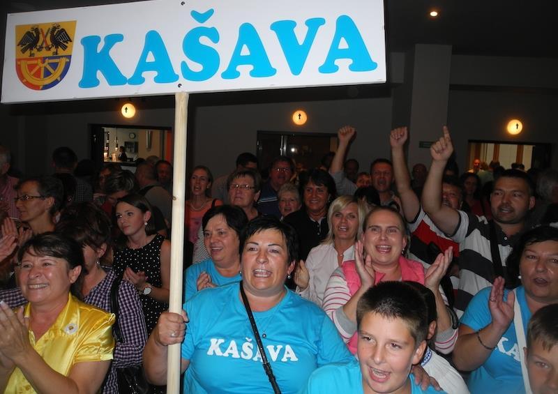 Když, přijela do Kašavy poprvé komise, zapojovala jste se nějak do prezentace Kašavy? Nezapojila, musela jsem být v práci. Byla jste u toho, když Kašava byla vyhlášená jako obec roku 2016?