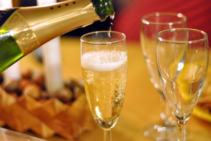 Kapitola 22 (KN) Číslo 2204: Nové podpoložky pro šumivé víno 2204 10: 2204 10 13 Cava 2204 10 15 Proseco Nové podpoložky pro víno: 2204 21 31